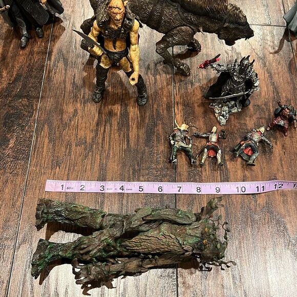 Vintage 2001-2003 The Lord of The Rings Figures mixed lot 12 figures mixed sizes - Picture 5 of 16